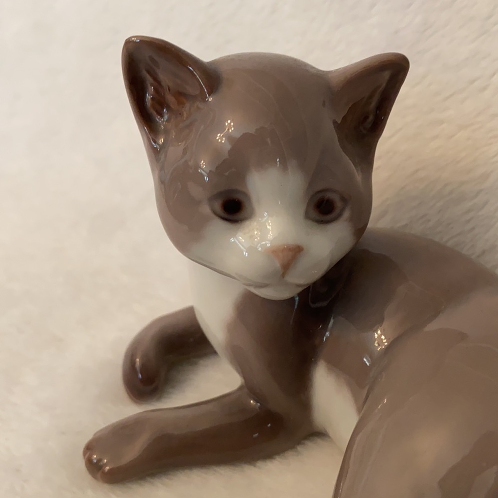 {VTG} Bing & Grondahl | Denmark Porcelain Cat Figurine 2514 ML Gray/White - Picture 2 of 12
